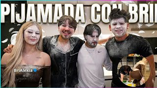 PIJAMADA EXTREMA CON BRI ALEXIA : Almohadazos, Harina y Twister 🛏️💨 | WILLITO 