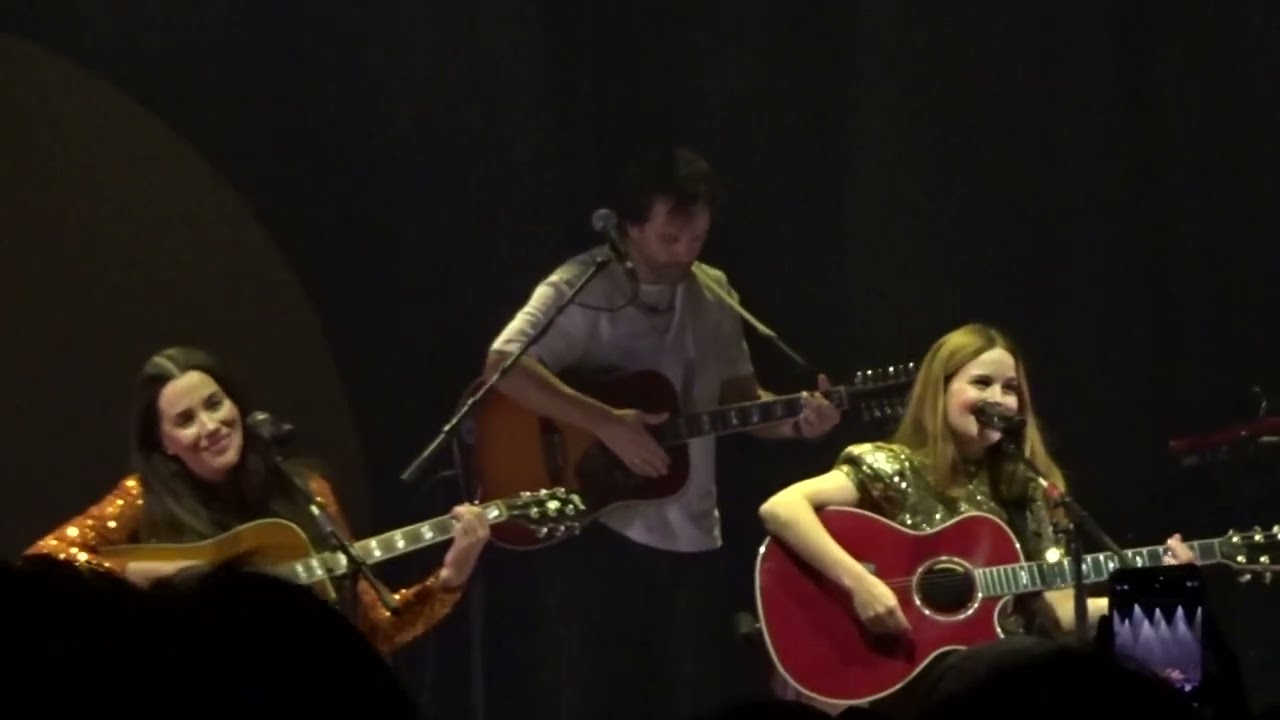 M2M - Love Left for Me + Don't Mess with My Love Live @ Zepp New Taipei, Taiwan 11.24.2025