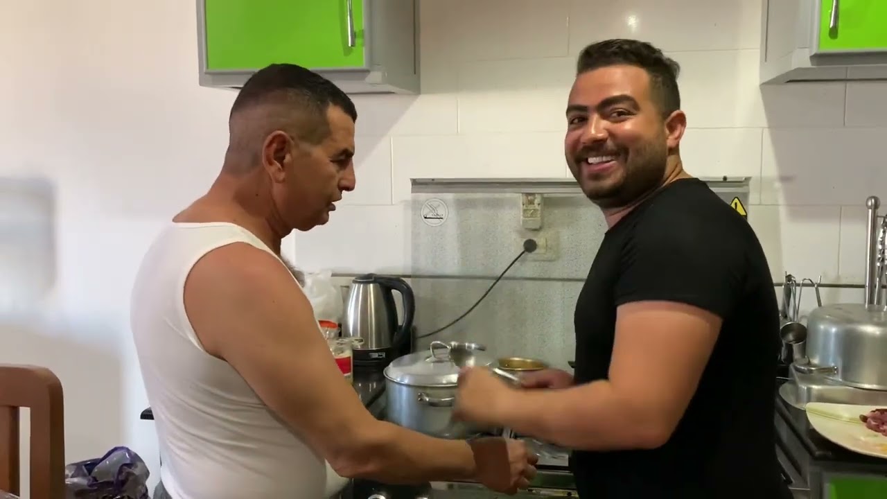 شوفو ماندو اكلني ايه اول يوم العيد