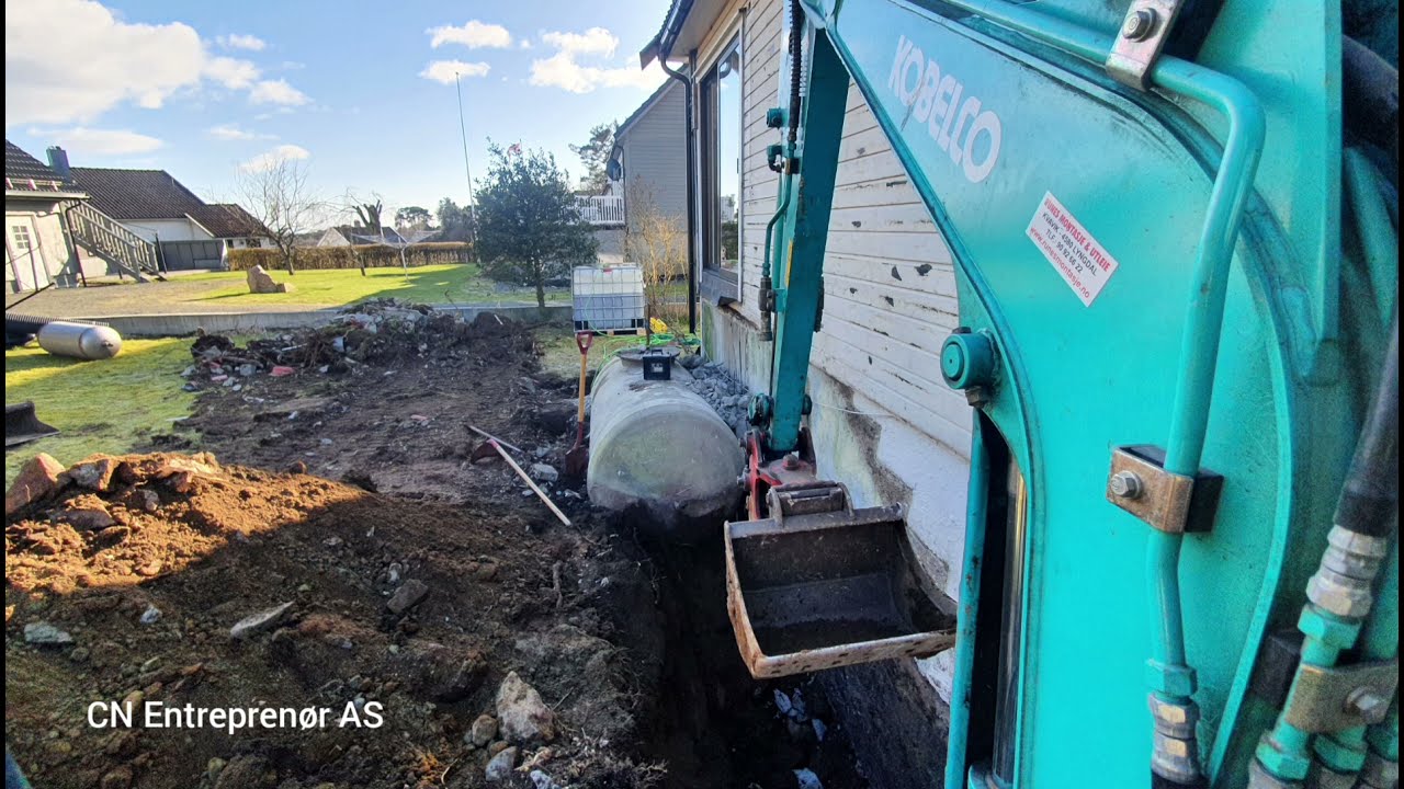 Bygge av stor terrasse og hagestua.