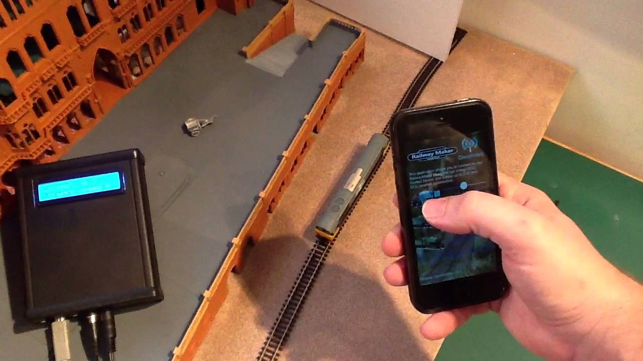 BLE bluetooth dcc controller prototype - YouTube