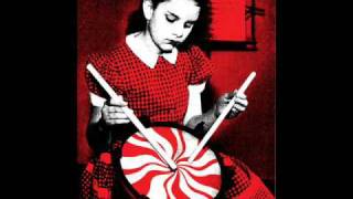 The White Stripes- Boll Weevil (live in Vancouver)