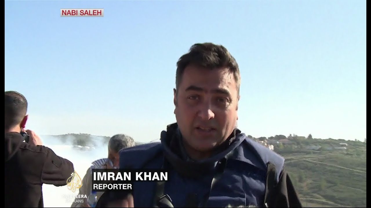 خان: متظاهرون خارج منزل عهد التميمي