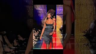 Fashion debates finally ended!! ✨😮 #fashion #debate #shalomharlow #supermodel #catwalk #edit #shorts