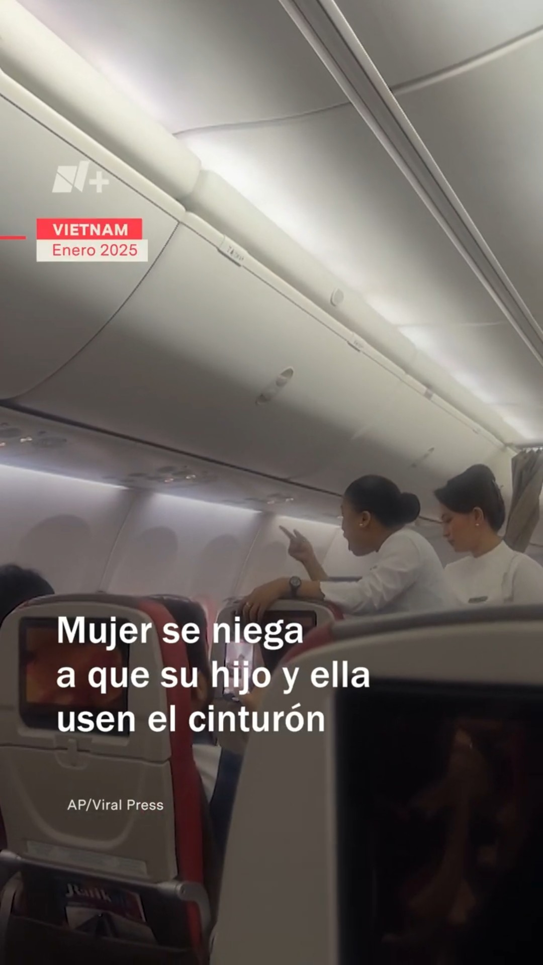 Mujer rechaza que su hijo y ella usen el cinturón de seguridad #nmas #shorts #vietnam