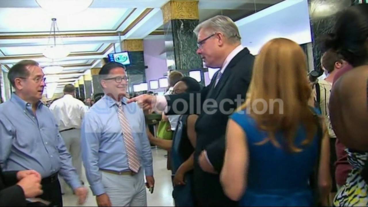 FILE:RESEARCH-GAY AMERICANS MANAGE MONEY BETTER