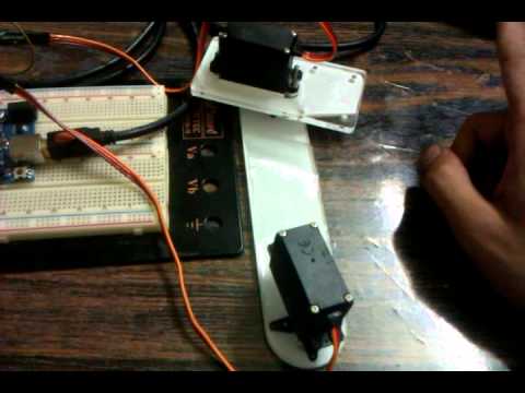 Arduino 2 Synchronized Servo motors