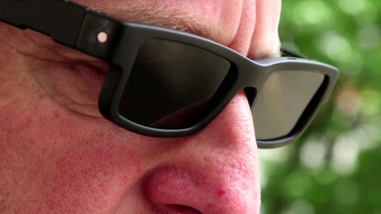 Swipe to re-focus: glasses go digital