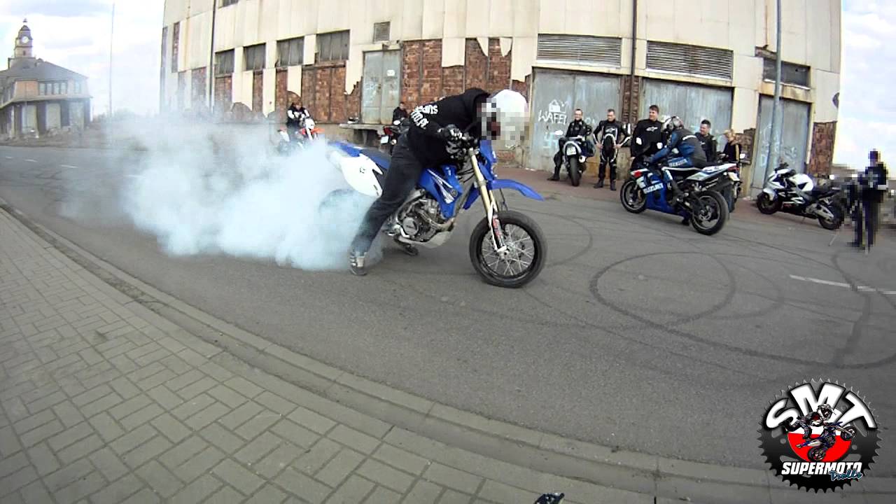 Yamaha WR 450 burnout