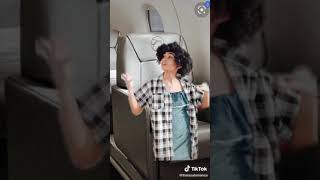 cuando te quieren quitar la silla en el avión (comedia colombiana) 😅