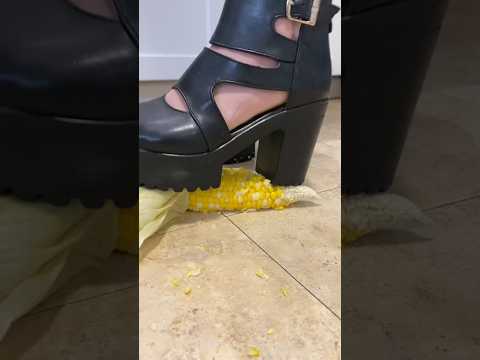 CORN ASMR CRUSH