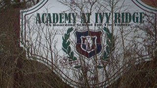 Netflix: The Program: Cons, Cults and Kidnapping - Former Ivy Ridge students plan peaceful protest