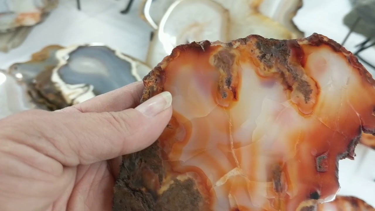 #artificialintelligence Anita Rosenberg shops for carnelian