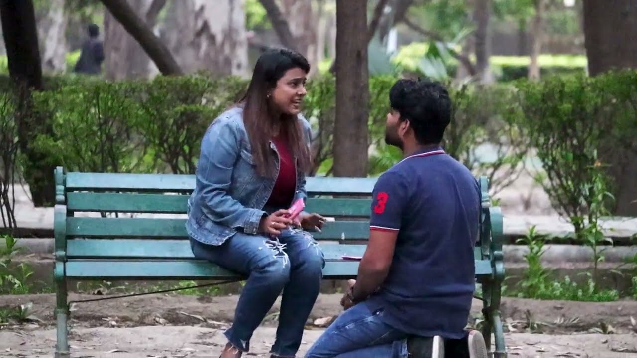 धोकेबाज़ पत्नी की काली सच्चाई आई सामने 😱 स्कूली लड़के के साथ पकड़ी गई 😡