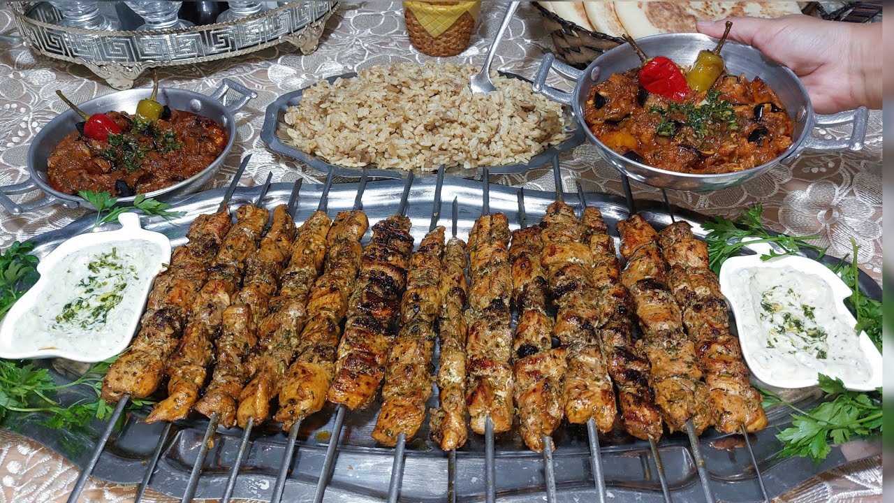 اقتراح جديد✅ قطبان الدجاج تحلفي عليهم لحم يذوبو فالفم مقيلة الدنجال خطيرة و الرز بصلصة الصوجا لذييذ😋