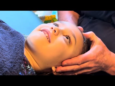 Face Leg Arm Massage For Children Naturopath Brandon Raynor Massages His Daughter Ellie Aged 7 