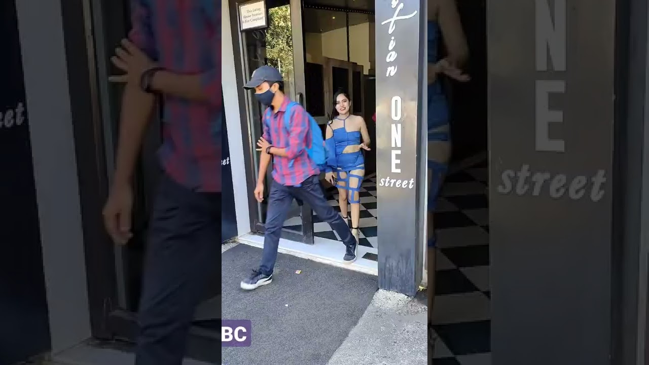 Urfi Javed spotted at bandra