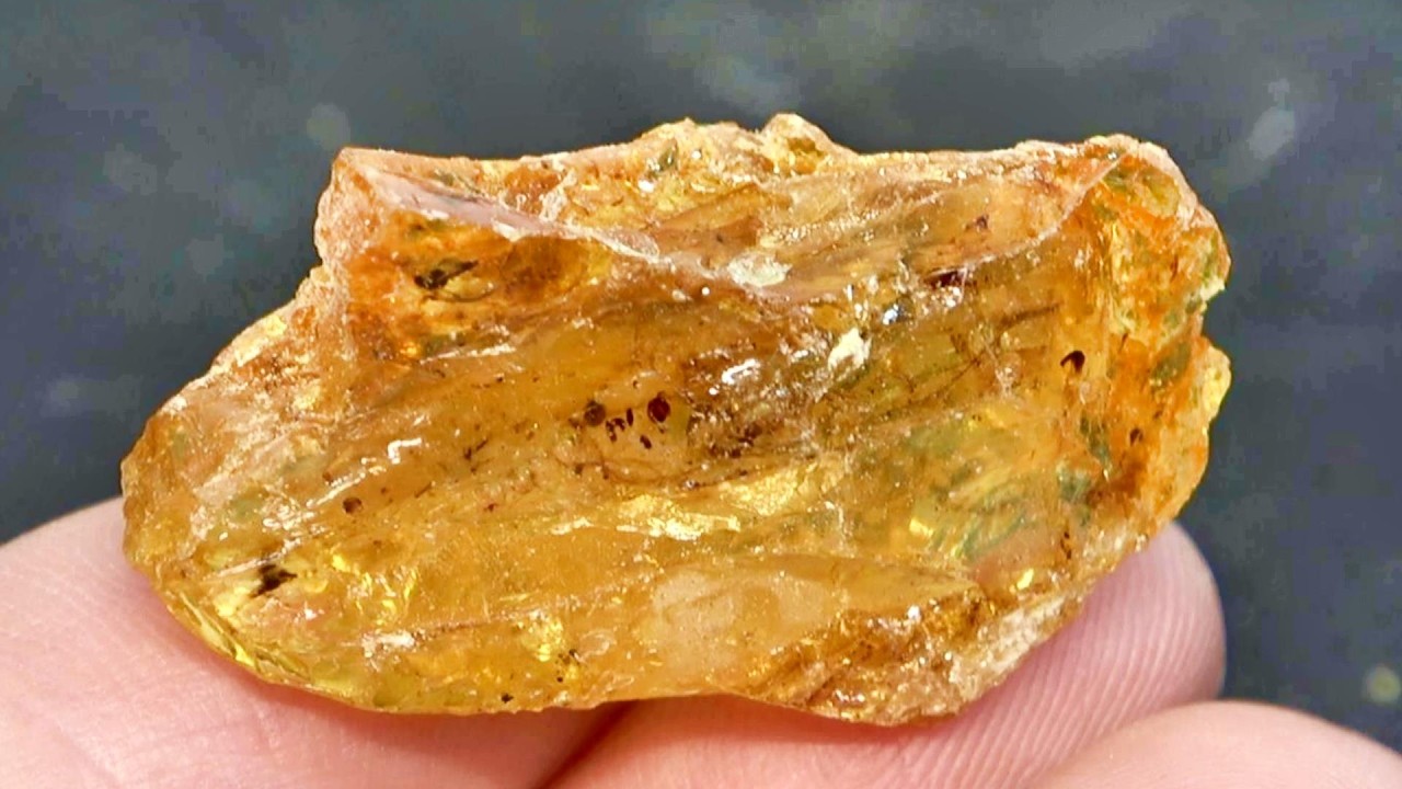 コパール磨いてみた(若い琥珀)