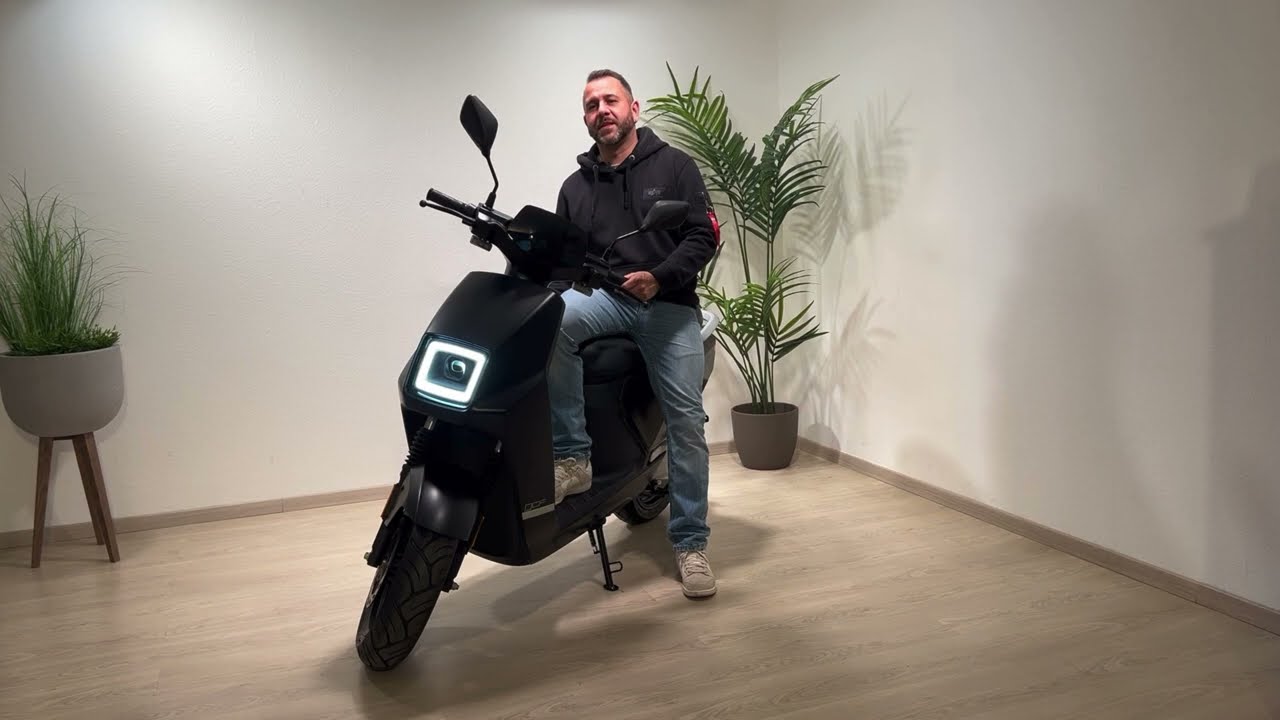 INOA Sli9 max 80 Km/h 4,4 KW  Nova Motors Elektroroller bis zu 149 Km