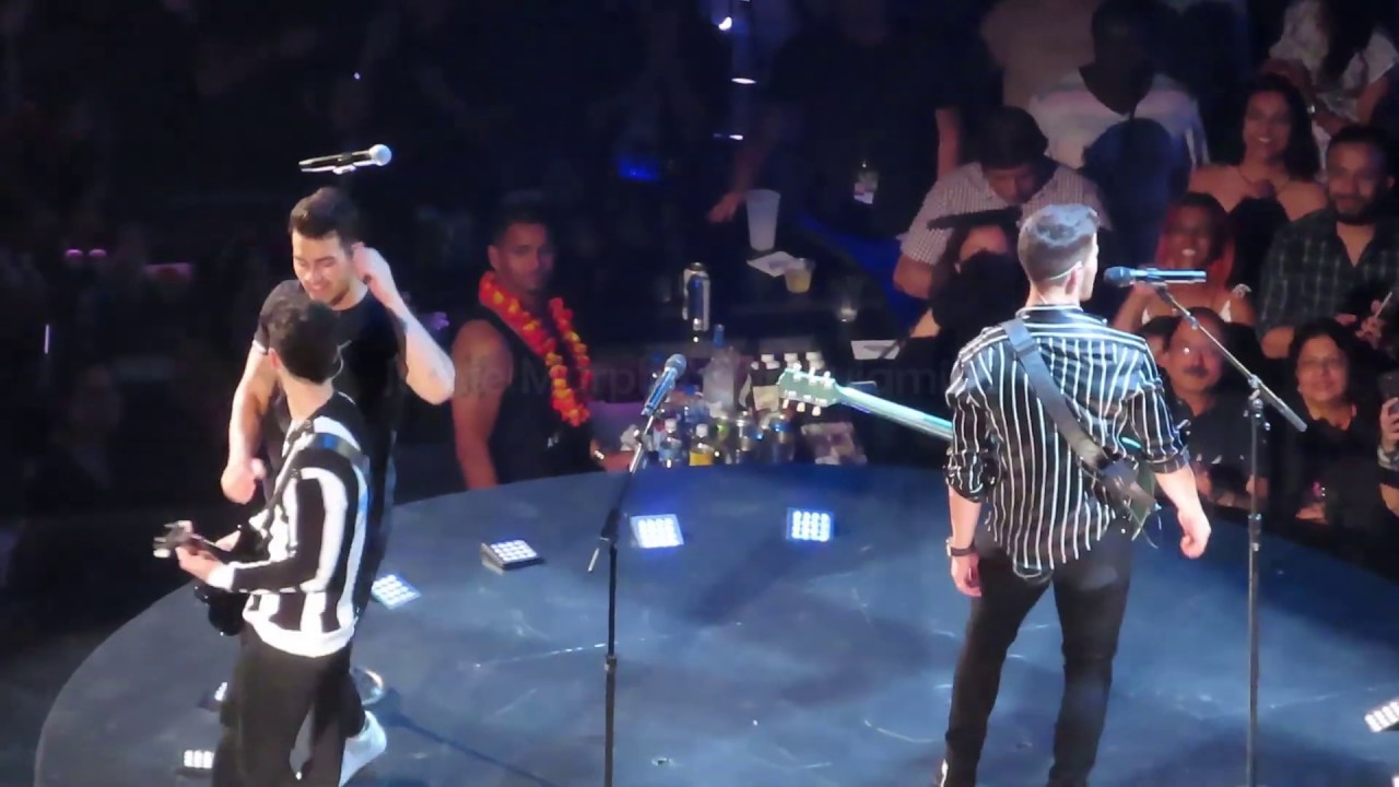 Mandy's Megamix by Jonas Brothers Happiness Begins Tour 8-9-19 Orlando, FL Amway Center