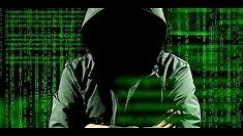 HACKER IN ARSENAL!!!! PLEASE BAN HIM ROBLOX!!!!