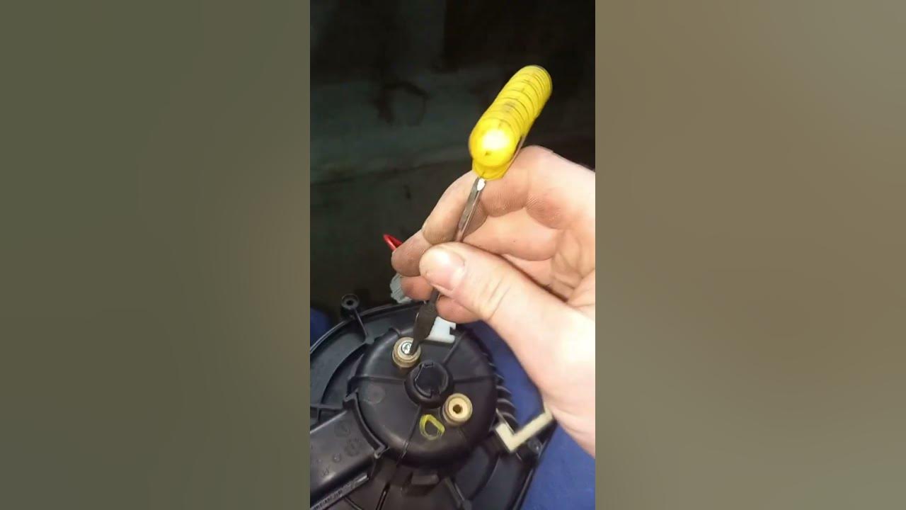 Citroen c4 Picasso heater blower not working.P072F. YouTube