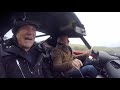Capture de la vidéo Nick Mason Takes Brian Johnson For A Ride In His Ferrari 250 Gto