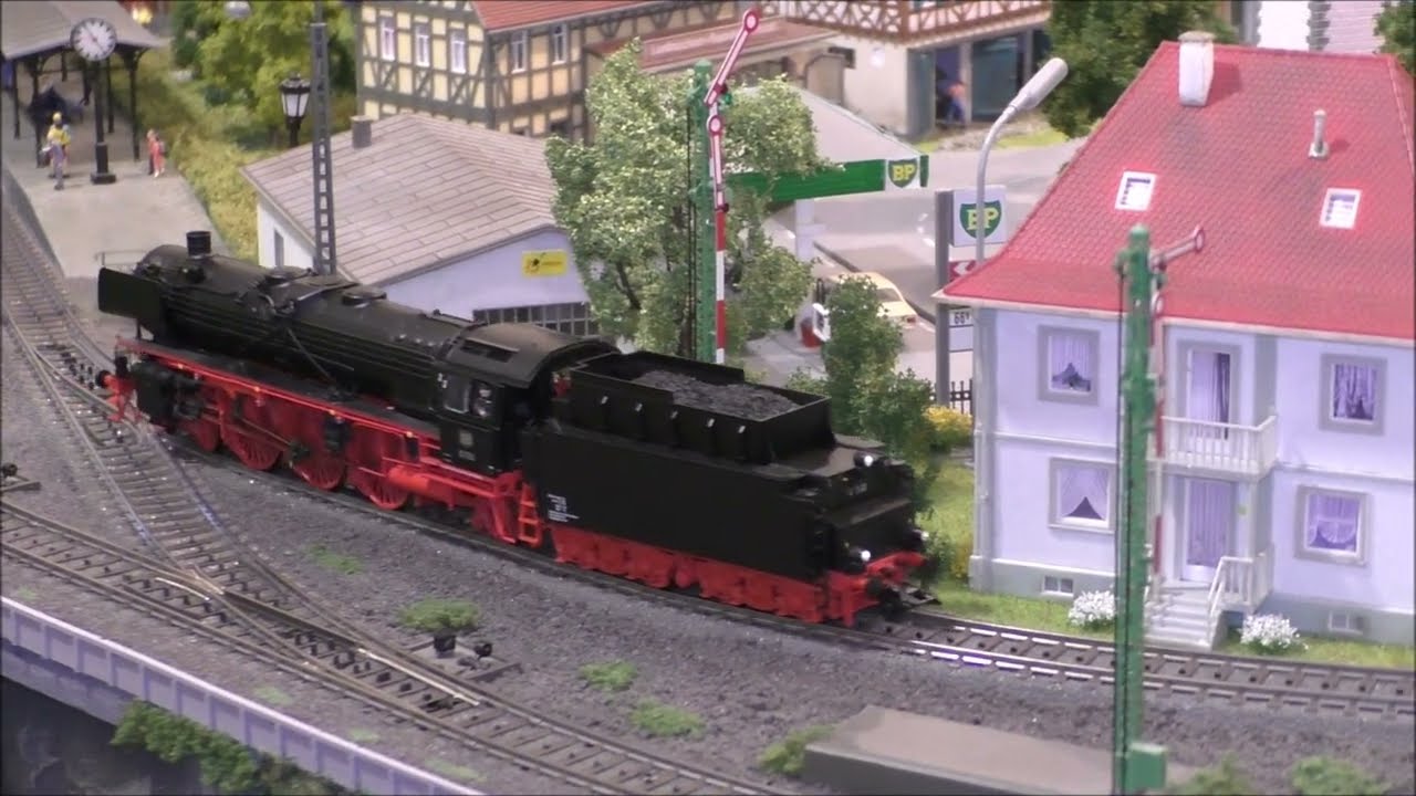 Modelleisenbahn Büren: Die Brawa BR01 150 im Fahrversuch auf Märklin C-Gleis