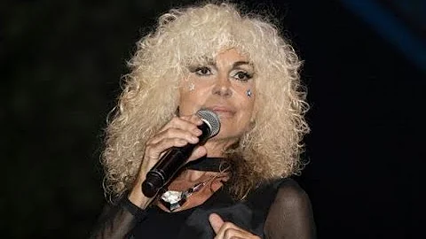Quanto pesa Donatella Rettore?