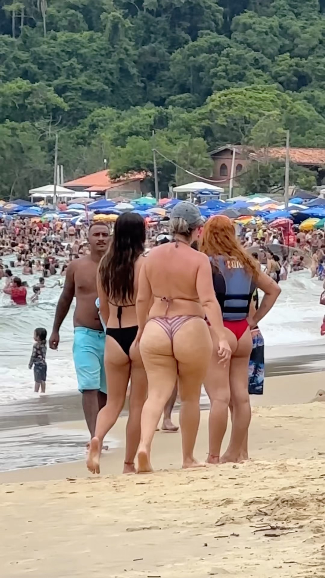 ?? Balneario Camboriu Beach