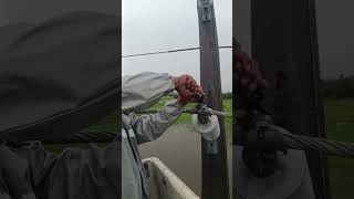 Removing Wire To Post Insulator