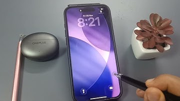 iPhone 17/17 Pro Max/Air | How to Delete Lockscreen Shortcuts on iPhone 17 Series