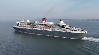 Queen Mary 2 departing through the Solent