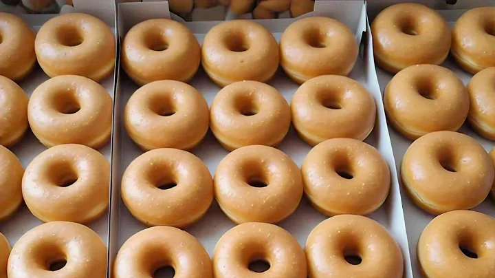 Melt In Your Mouth Glazed Donuts Recipe ( How to make the BEST Yeast Donuts ! ) Homemade Donuts