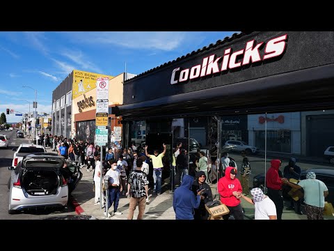 Video Can't Believe This Happened on Black Friday - youtube