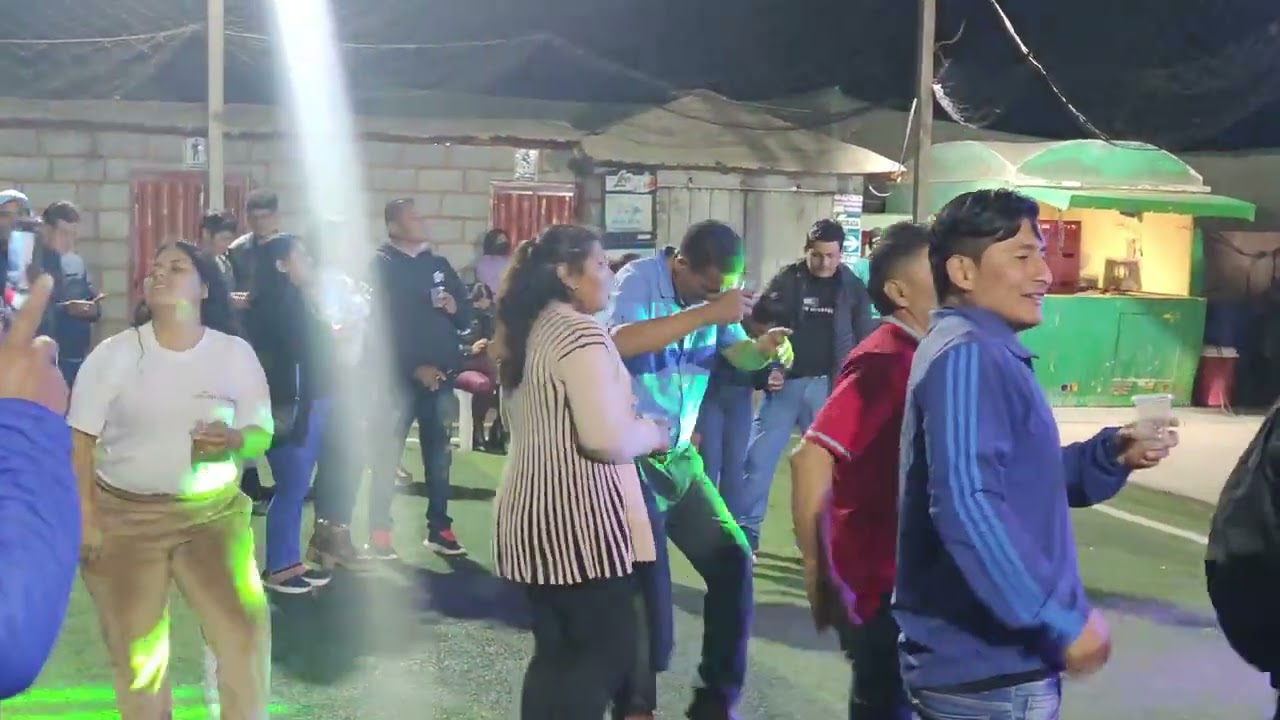 SOSIMO SACRAMENTO EXITOS DE ORO - MIX JARANA COCHAMARQUINA CONCIERTO EN PUNÁ AÑO 2005