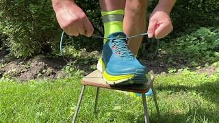 How to use the Extra shoe lace hole on Sneakers