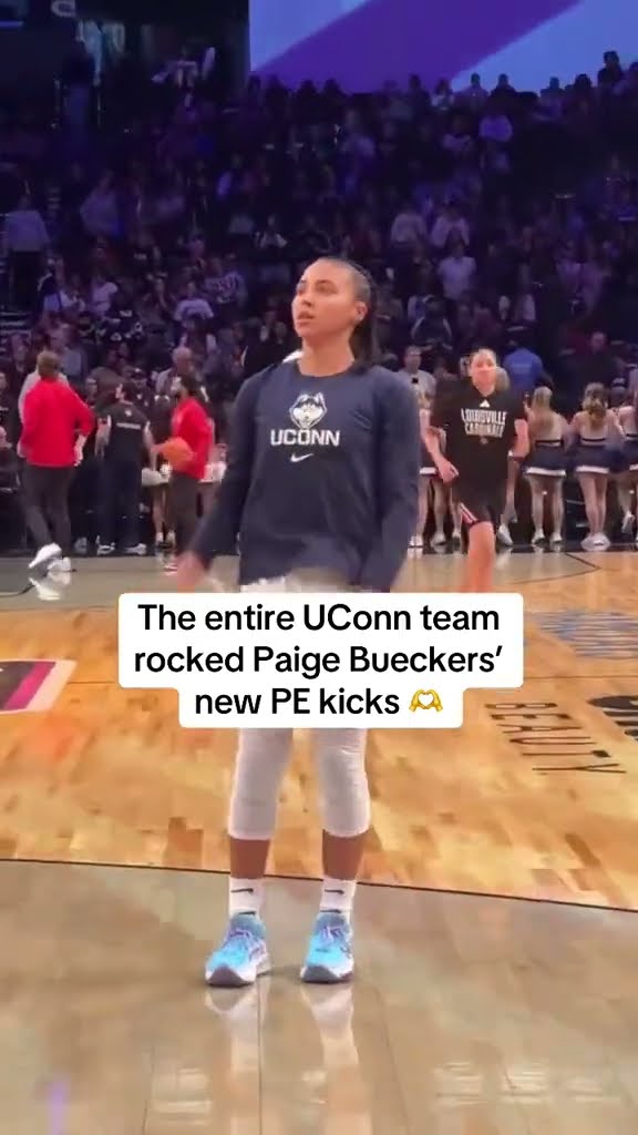 This is the support we love to see (via @aliyahfunschelle/TT)