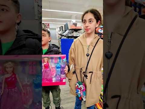 ميرنا ومالك جابو هديه ل إيلين لأن طلعت من مشفى