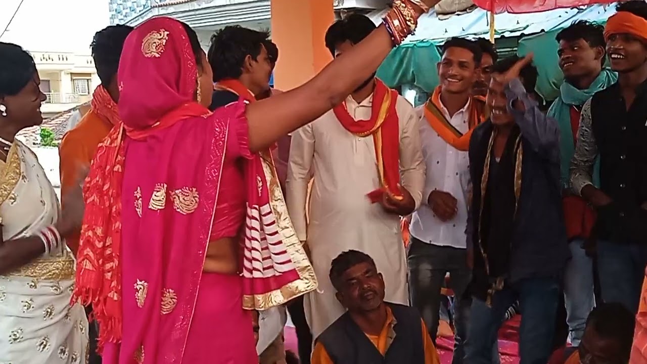 उमरिया खोदई रे तेनेभजे ने राम को नाम मांगों बाई भाई सुनील बर्मन राजेंद्र पटेल के बीचशानदार प्रस्तुति