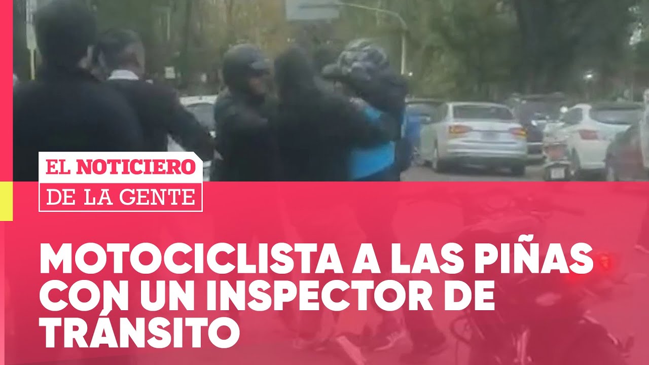Un INSPECTOR de TRÁNSITO y un MOTOCICLISTA a las TROMPADAS frente a un COLEGIO #ElNotidelaGente