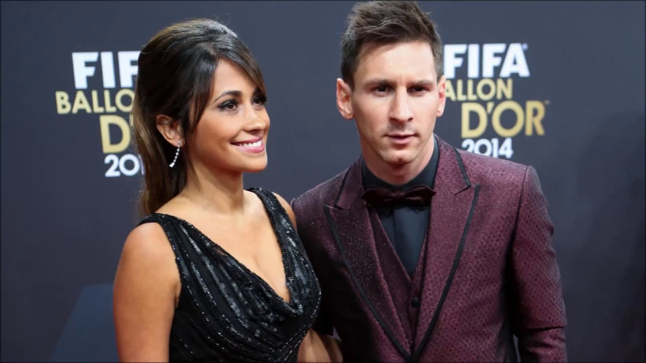 La Novia de Lionel Messi VS Novia de Cristiano Ronaldo 2017 - YouTube