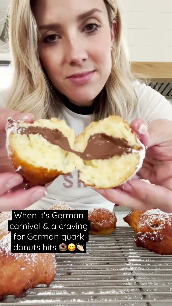 Who LOVES Quarkbällchen?? 😍 Because Karneval without donuts is like ...