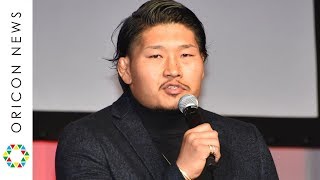 “笑わない男”ラグビー日本代表・稲垣啓太、私服でサプライズ登場　“会食ルック”で新たな一面を披露　『第48回 ベストドレッサー賞』発表・授賞式