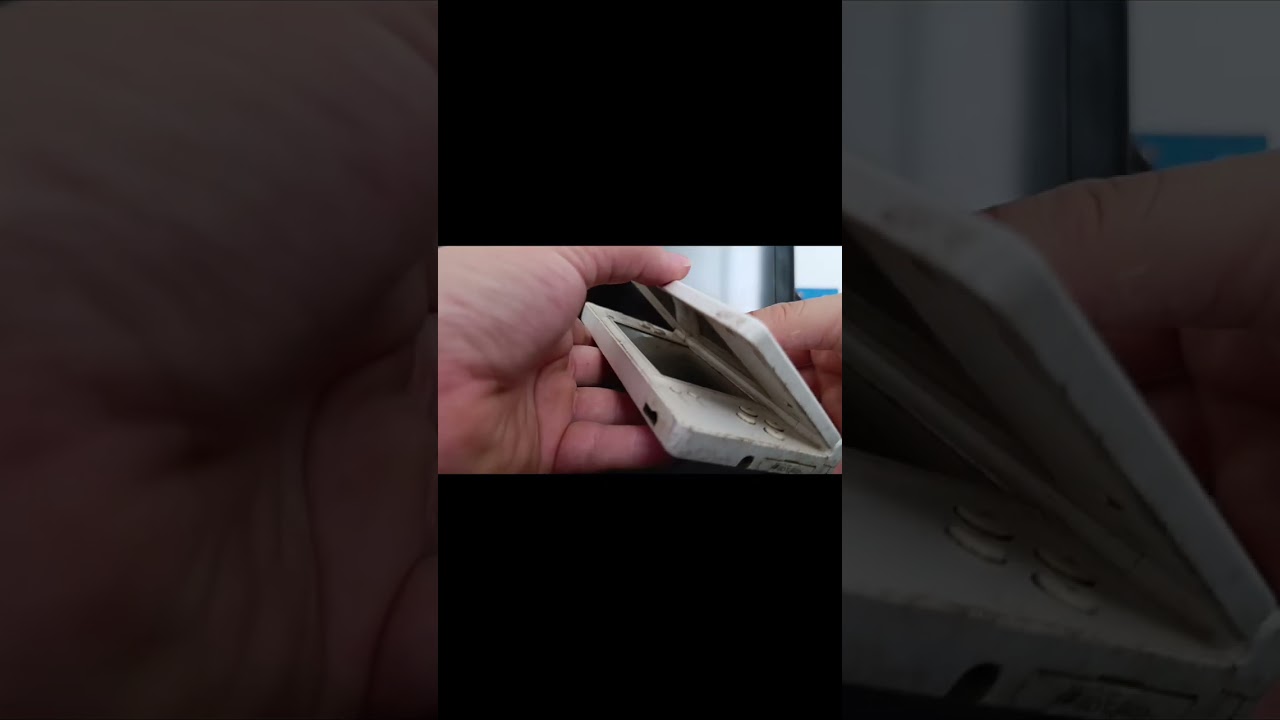 Encontré una Nintendo DSi tirada e intento repararla parte 1