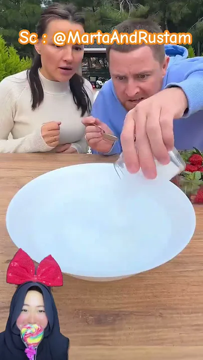 MEREKA MENEMUKAN SESUATU DI RENDAMAN BUAH STRAWBERRY ⁉️? @MartaAndRustam #shorts #dubbing #funny