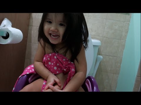 VLOG #167 - AYVA'S FIRST BIG GIRL POTTY EXPERIENCE!