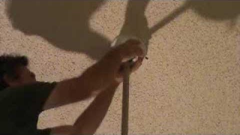 How a ceiling fan works with a remote control