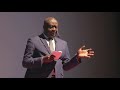 La microfinance dans la lutte contre la pauvreté et l’exclusion | Séraphin Tola Kouao | TEDxAbidjan