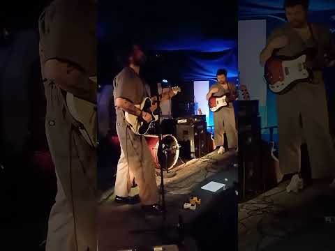 Die In Berlin Lebenden Musiker Der Band LAWNS Waren Am 15 02 In Der Kapu Live Music Artpop 